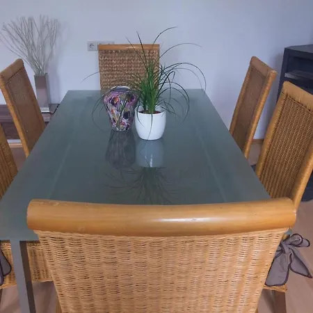 Nina Orth an der Donau